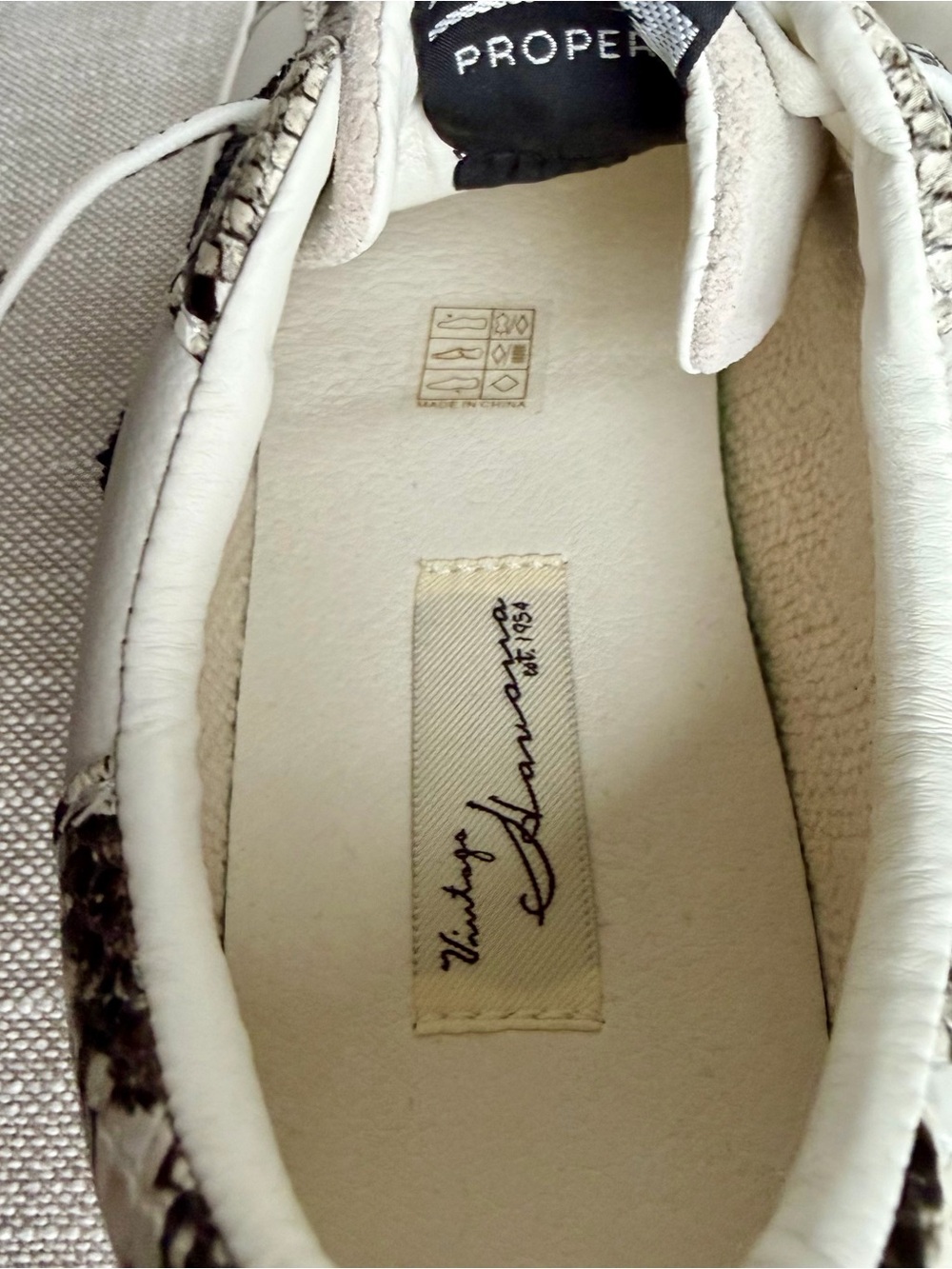 NWOT Women’s Vintage Havana Jordy White Snake Multi Sneaker Size US 9 - Picture 8 of 15